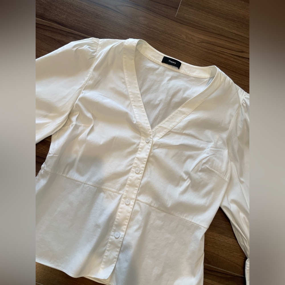 Theory White V-Neck Blouse with Puff Sleeves – Elegant & Timeless